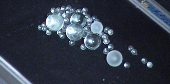 Batu kristal yang dihasilkan dari air liur sang bayi.